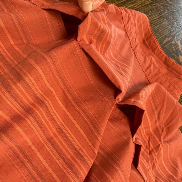 The North Face Men's Outdoor Short Sleeve Sun Shirt - Picture 5 of 5